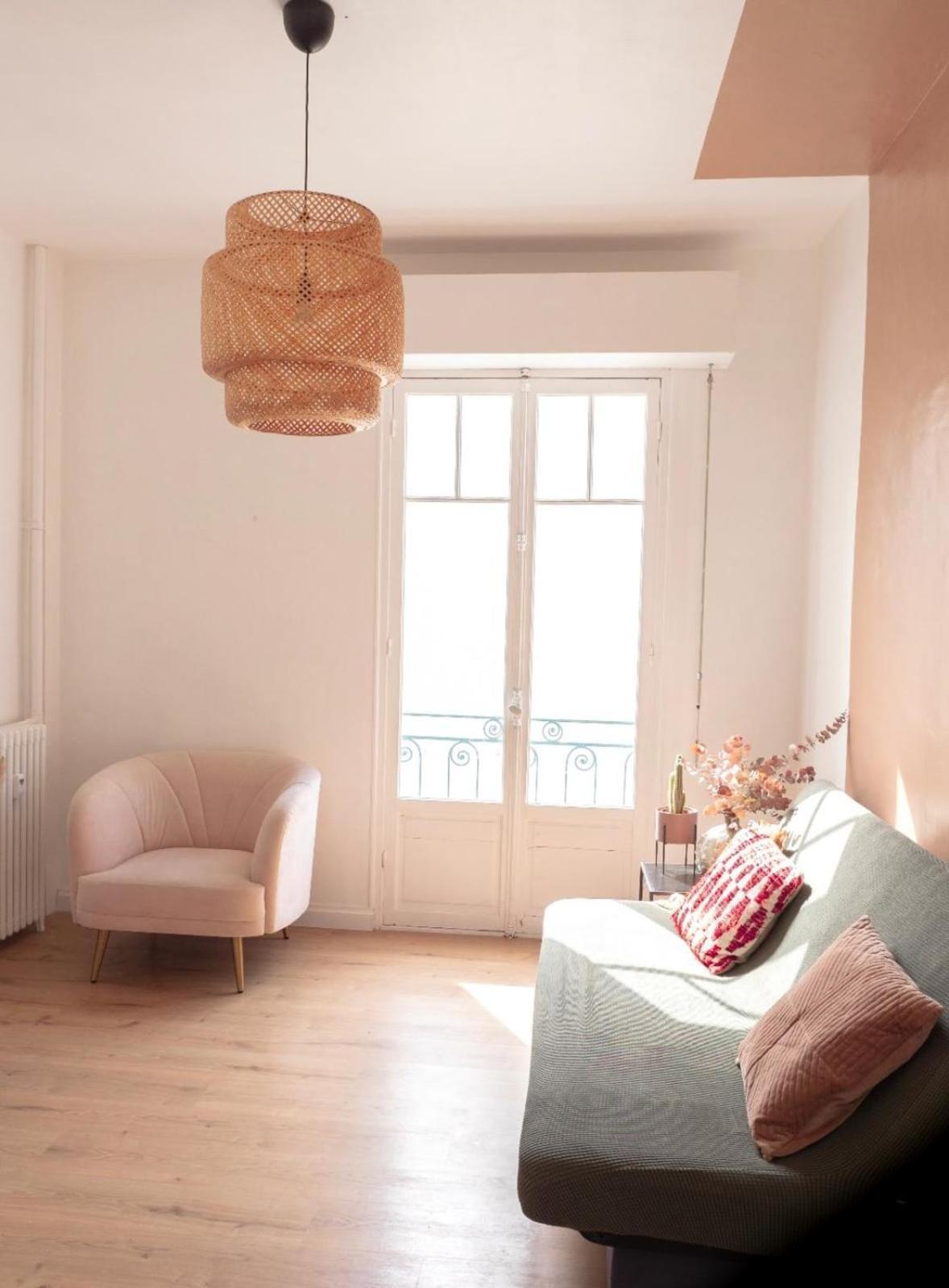 Charming Center Les Pins - Perfect Location Apartment *